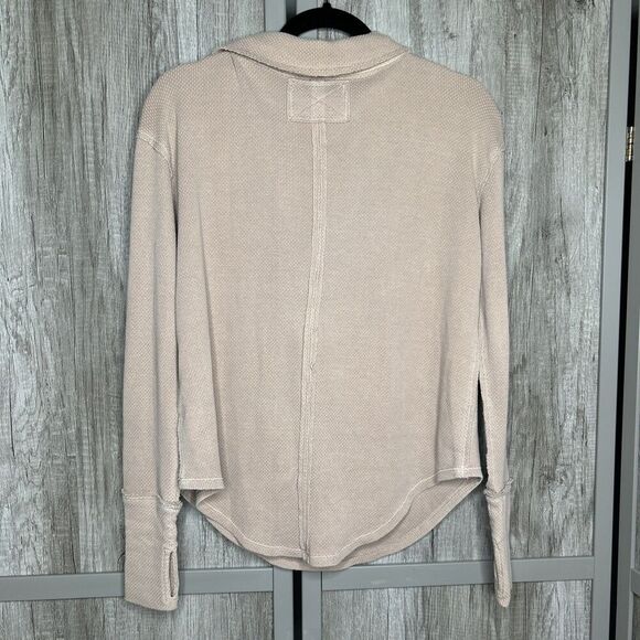 We The Free Top XS Thermal Waffle Deep V Neckline Collared Polo Thumbholes - Picture 5 of 5